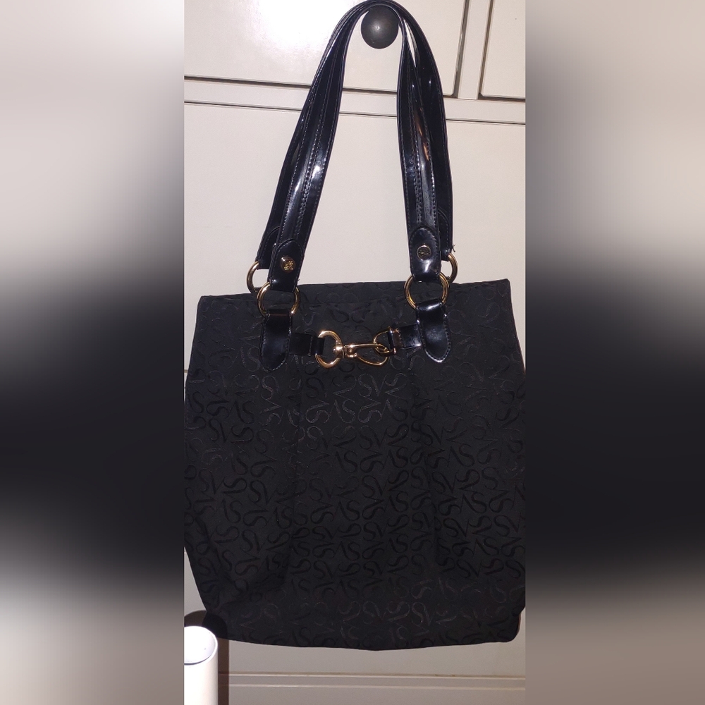 Vera Wang Gently Used Gorgeous 17-in Long 14 In Across Handles Hang 9In